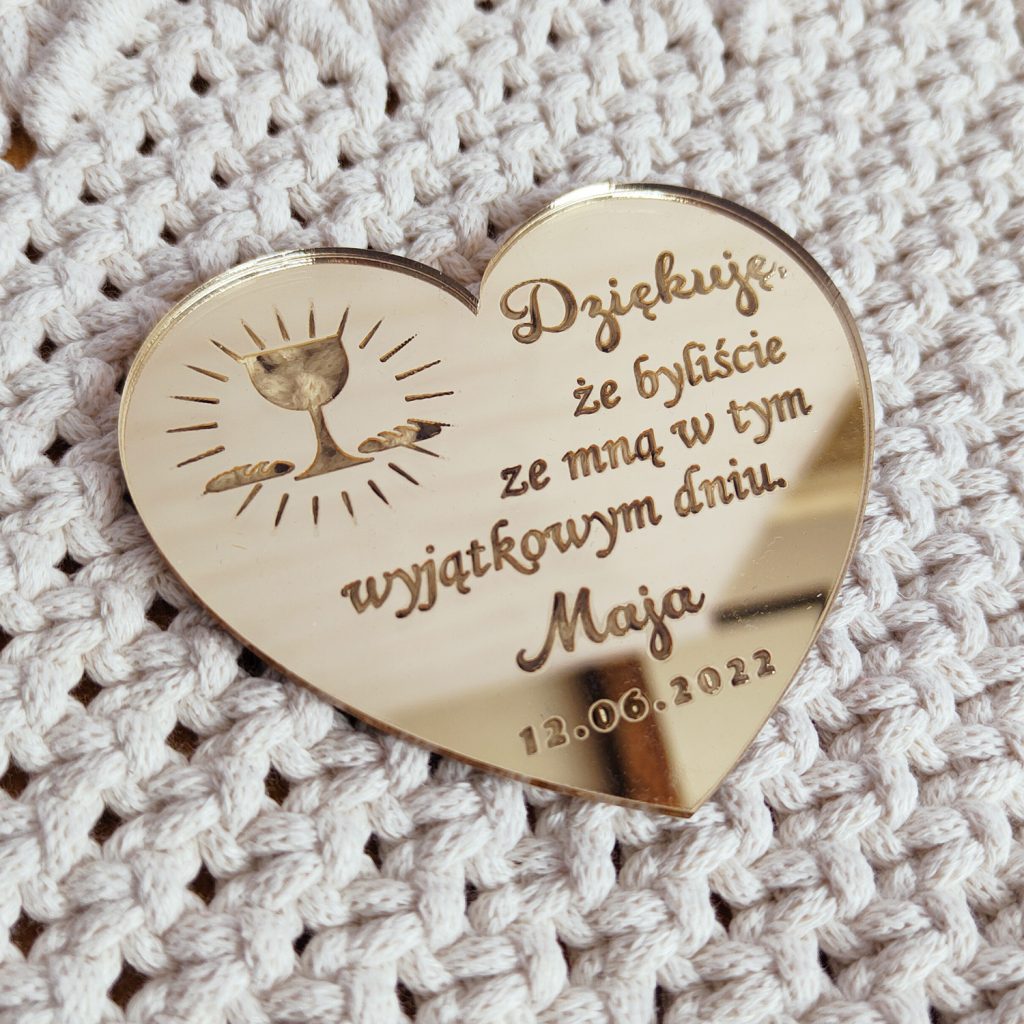 Magnes na Komunię Podziękowanie dla Gości Serce MD296. Magnes na komunię dla gości personalizowany imieniem i data uroczystości komunii.