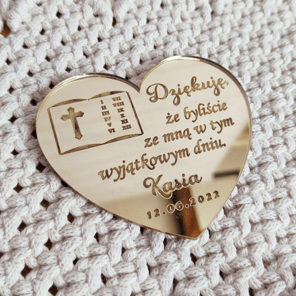 Magnes Komunijny Podziękowanie dla Gości Serce MD295. Magnes na komunię z imieniem dziecka i data dla gości.