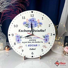 Piękny biały zegar dla babci i dziadka z okazji ich święta z nadrukiem habrów oraz imionami dzieci.
