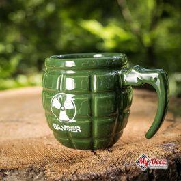Kubek Granat militarny Prezent dla mężczyzny i chłopaka. Kubek ceramiczny w kolorze zielonym przypominający prawdziwy granat.