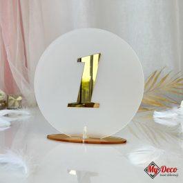 Numerki na stół Akrylowe dekoracja stołu MD751. Numeracja stołu z akrylu i złotą cyfrą z pleksi lustrzanej złotej.