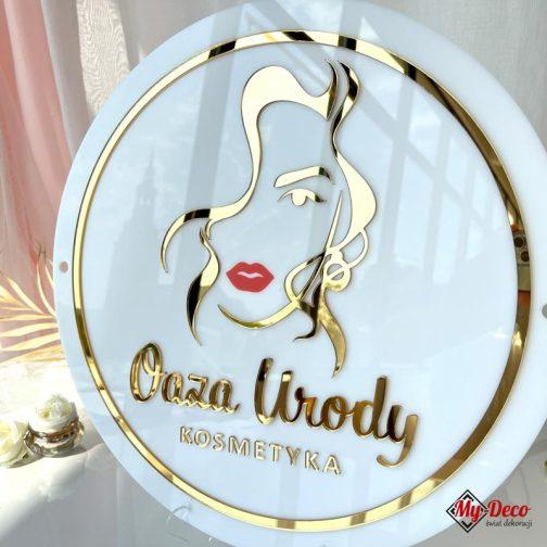 Logo 3D z Pleksi na ścianę salon fryzjerski i kosmetyczny. Personalizowany logotyp na ścianę dla twojej firmy ze szkła akrylowego z nadrukiem uv.