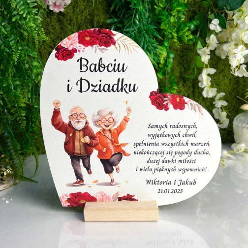 Serce na Dzień Babci i Dziadka Personalizowany Prezent z kolorowym nadrukiem uv czerwonych kwiatów.