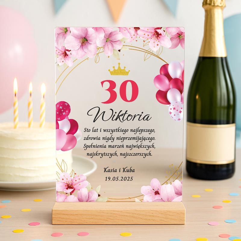 Statuetka Dyplom z Pleksi Prezent na 30 Kobiecie z kolorowym nadrukiem różowych kwiatów i balonów.