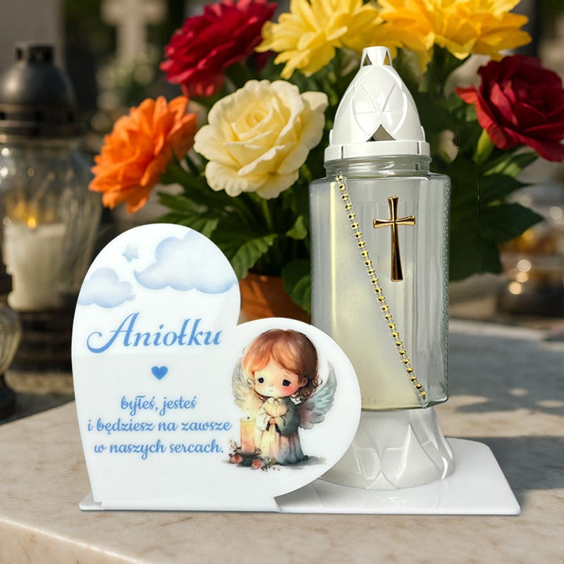 Statuetka na Grób Dziecka Serce Białe z Aniołkiem. Napisy i grafika w kolorze niebieskim dedykowana dla chłopca.