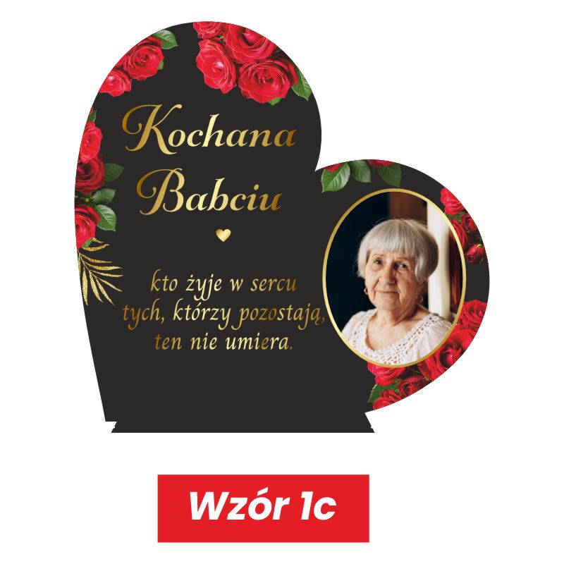 Statuetka Serce na Pomnik Zdjęcie Kolorowy Nadruk MD1428. Personalizowana statuetka na grób z czarnej pleksi. Widoczne zdjęcie zmarłego, czerwone róże i dedykacja, wykonane nadrukiem UV. Statuetka pełni funkcję podstawki na znicz. Pamiątka dla Mamy, Taty, Dziadka.