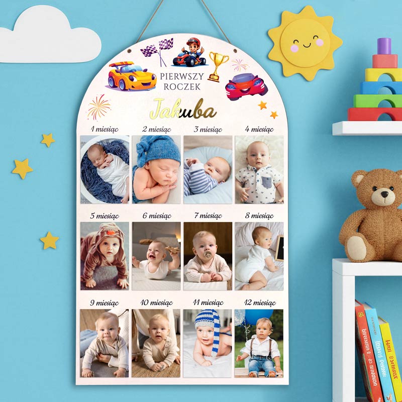 Ramka na 12 zdjęć z pierwszego roku życia chłopca, z imieniem personalizowanym nadrukiem UV lub złotą pleksi 3D, kolorowe autka, idealna na roczek lub chrzest.