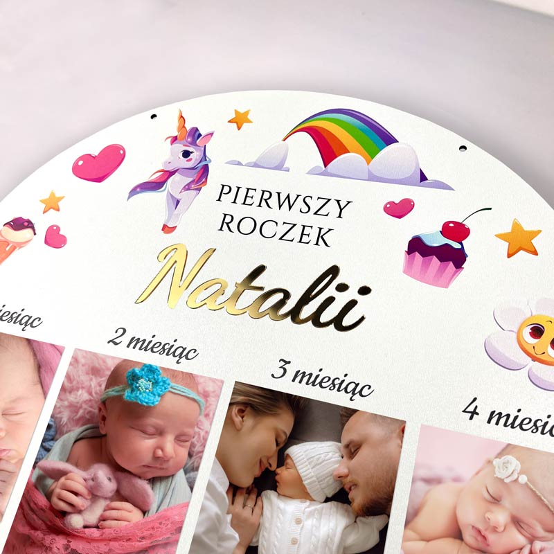 Ramka 12 Zdjęć z Imieniem Dziecka Prezent na Narodziny Tęcza MD1610