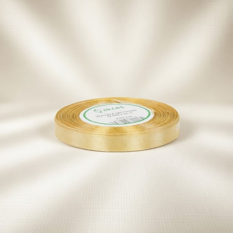 Wstążka złota satynowa o szerokości 12 mm nawinięta na rolkę, błyszcząca tasiemka do prezentów i dekoracji.