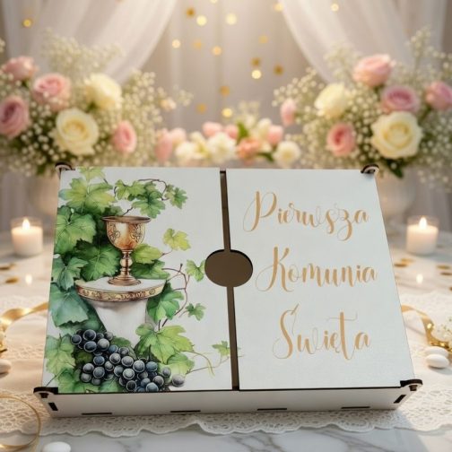 Pudełko, Pamiątka pierwszej komunii św. Białe drewniane pudełko na pieniądze na Pierwszą Komunię Świętą z grawerem i motywem hostii