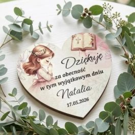 Podziękowania dla gości, Magnes w kształcie serca na Pierwszą Komunię Świętą z motywem modlącej się dziewczynki w wianku, personalizacją dla Natalii i datą 17.05.2026.