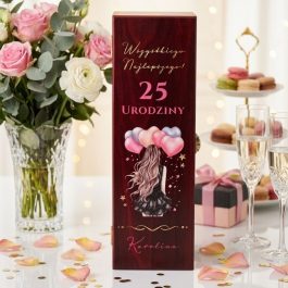 Bambusowy Zestaw Akcesoriów do Wina . Fotografia personalizowanej, bambusowej skrzynki na wino z okazji 18. urodzin dla kobiety. Na froncie widnieje kolorowy nadruk UV: ilustracja kobiety od tyłu z pękiem balonów w kształcie serc (różowych, beżowych, srebrnych), różowy napis "18 URODZINY" oraz personalizowane imię "Amelia". Widoczny jest również elegancki napis "Wszystkiego Najlepszego!" oraz metalowe, bocznie zapięcie.