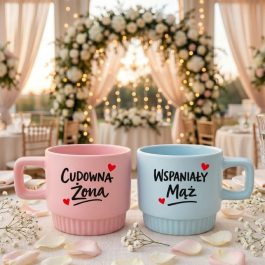 Wyjątkowy prezent dla pary. Zestaw dwóch kubków ceramicznych o ryflowanej strukturze z nadrukiem Mąż i Żona, pojemność 300ml, prezent dla pary.