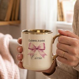 Kubek dla Cioci z napisem „Cudownie, że jesteś” i różową kokardą, prezent dla cioci ze żłobka i przedszkola.