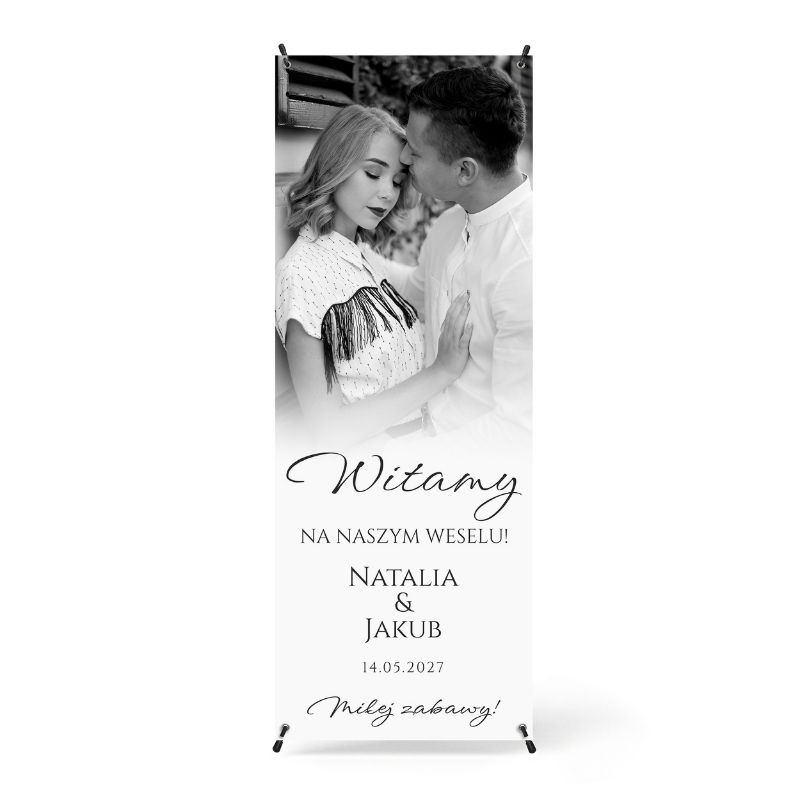 Baner Ślubny Personalizowany. Personalizowany baner ślubny ze zdjęciem pary młodej, imionami i datą ślubu jako witacz przed salę weselną.