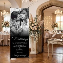 Baner Ślubny z Waszym Zdjęciem. Personalizowany baner ślubny ze zdjęciem pary młodej, imionami i datą ślubu jako witacz przed salę weselną.