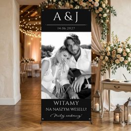 X Baner Ślubny ze Zdjęciem. Personalizowany baner ślubny ze zdjęciem pary młodej, imionami i datą ślubu jako witacz przed salę weselną.