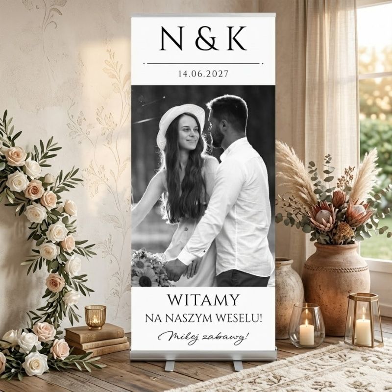Roll-Up Ślubny Powitalny "Witajcie” ze Zdjęciem Pary Młodej. Personalizowany Roll-Up Ślubny Rozwijany 85x200 Witacz Weselny Witamy. Personalizowany baner ślubny roll-up 85x200 jako elegancki witacz do sali weselnej